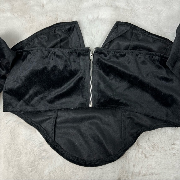 Pretty Little Thing Velvet Bandeau Ruched Top - Picture 11 of 13